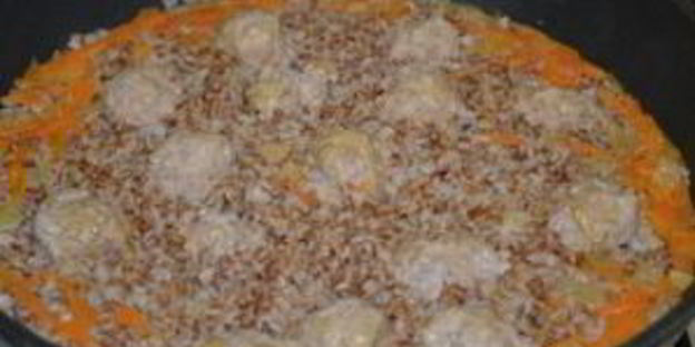 гречка с фрикадельками