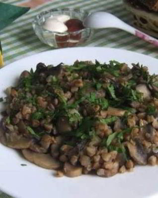Гречка с грибами и луком