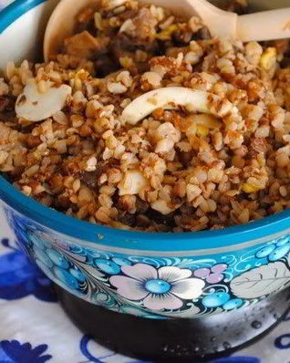 Гречка с грибами и яйцами