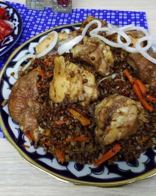 Гречка с куриным мясом в казане