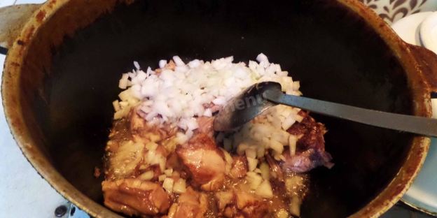 гречка с куриным мясом в казане