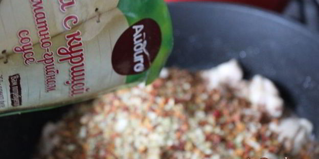 гречка с курицей в томатно-грибном соусе