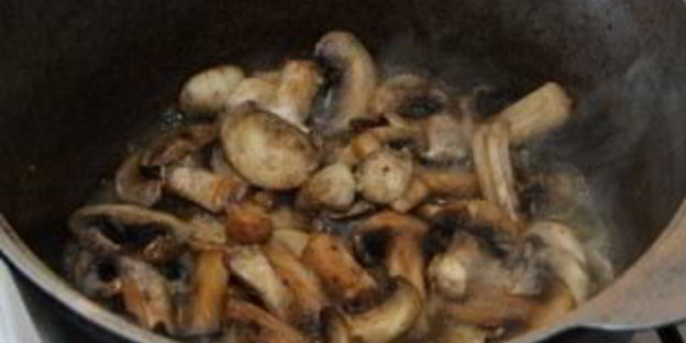 гречка с лисичками в казане