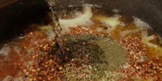 гречка с лисичками в казане