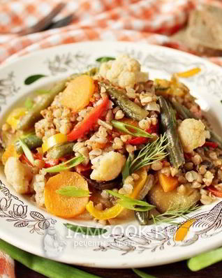 Гречка с овощами на сковороде