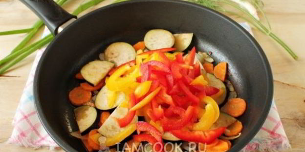гречка с овощами на сковороде