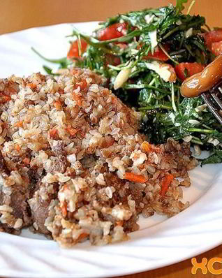 Гречка с тушенкой