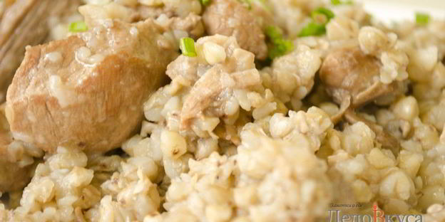 гречка с тушеной свининой