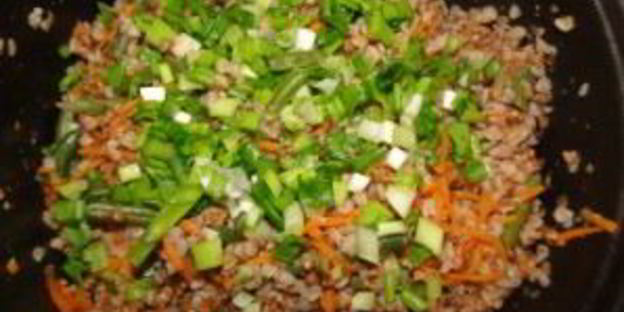 гречка, тушенная с овощами