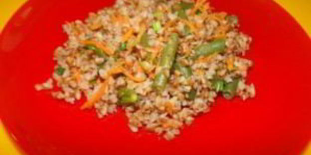 гречка, тушенная с овощами