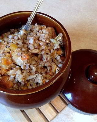 Гречка в горшочке с мясом