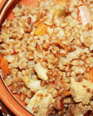 Гречневая каша со свининой и овощами