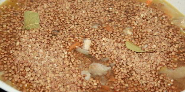 гречневая каша со свининой и овощами