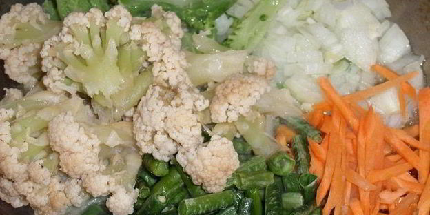 зеленая гречка с овощами