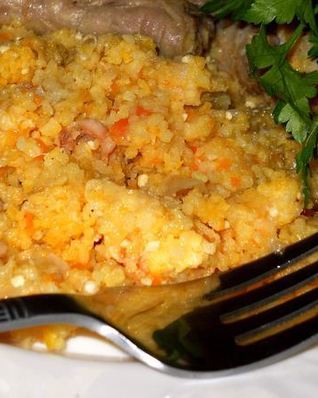 Каша кукурузная с мясом и овощами