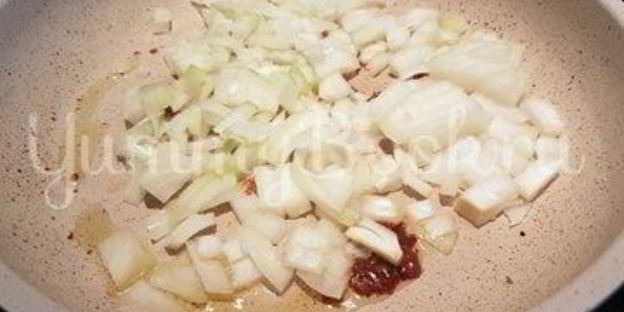 кукурузная каша с курицей и грибами