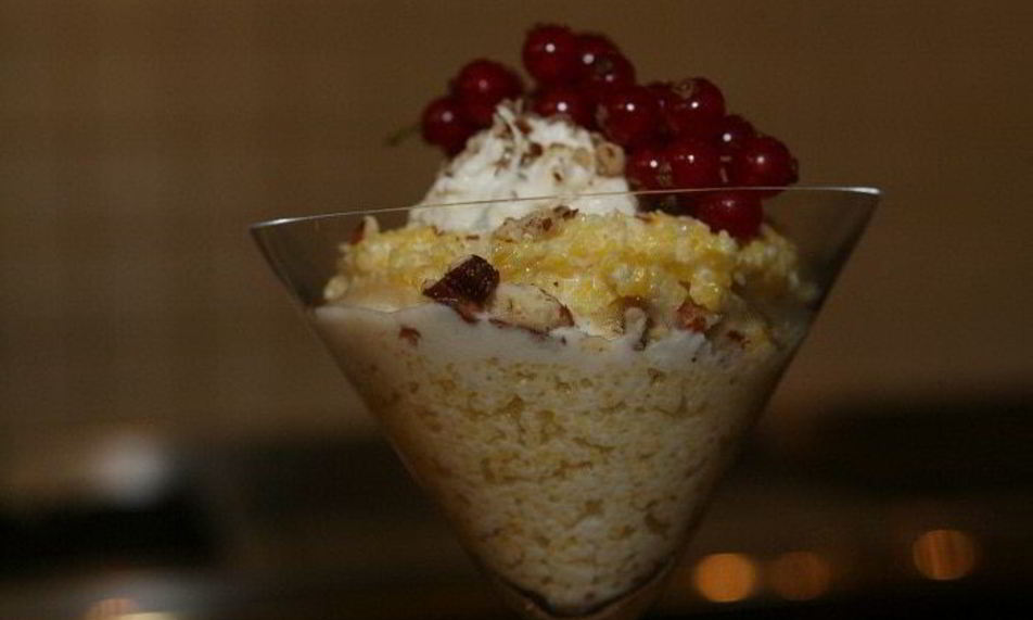 Рецепт кукурузной каши с маскарпоне, голубикой и орехами пекан