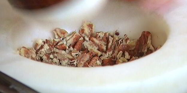 кукурузная каша с маскарпоне, голубикой и орехами пекан