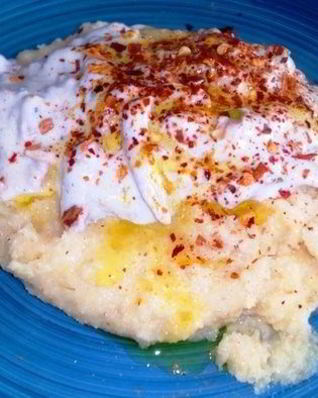 Полента с лисичками в сливочном соусе