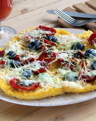 Полента с вялеными помидорами