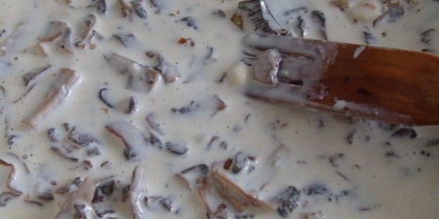 полента, жаренная с грибами и соусом дор блю