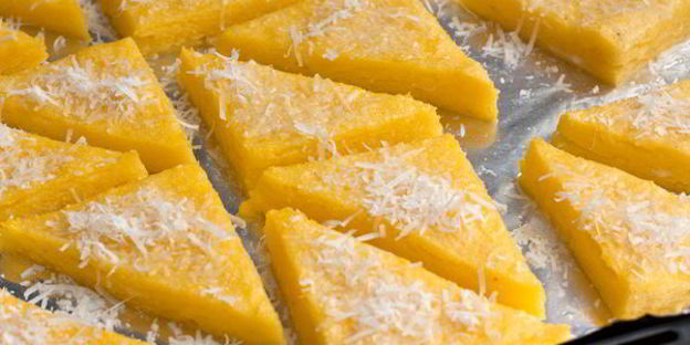 запеченная полента с пармезаном