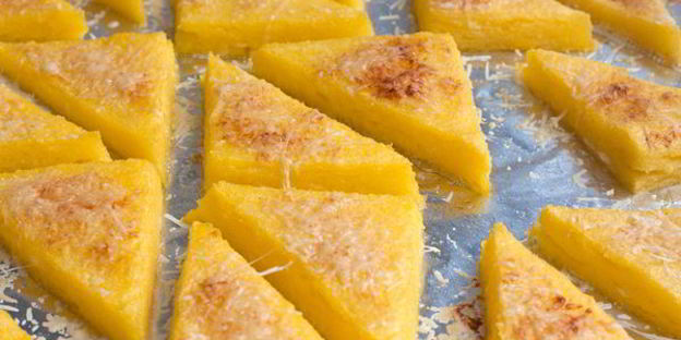 запеченная полента с пармезаном