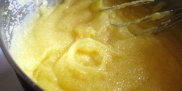 запеченная полента с песто