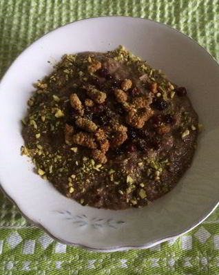 Льняная каша с шелковицей на апельсиновом соке