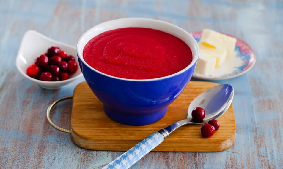 Рецепт манной каши на клюквенном соке в мультиварке