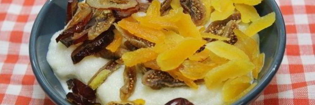 Манная каша с фруктами