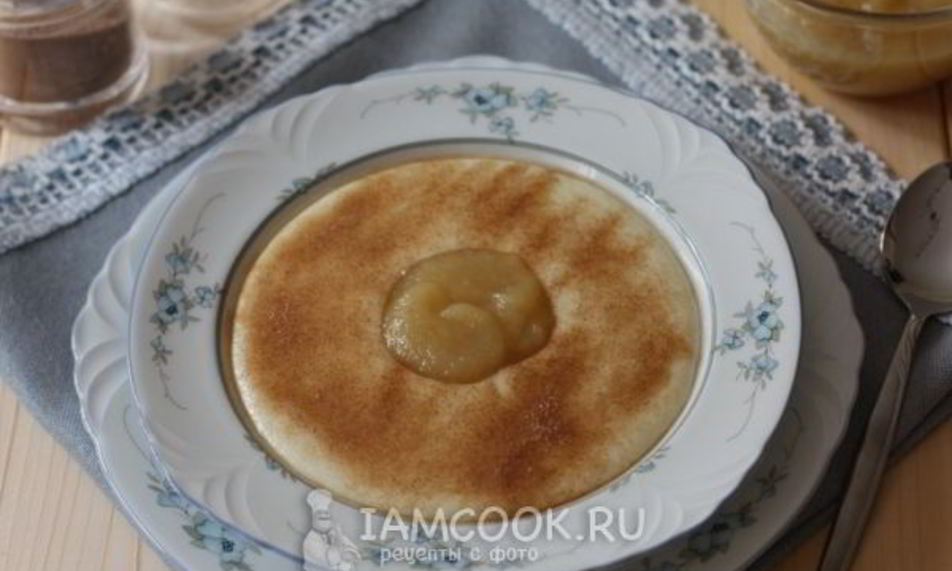 Рецепт манной каши с корицей и яблочным муссом