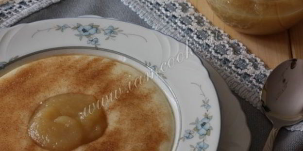 манная каша с корицей и яблочным муссом