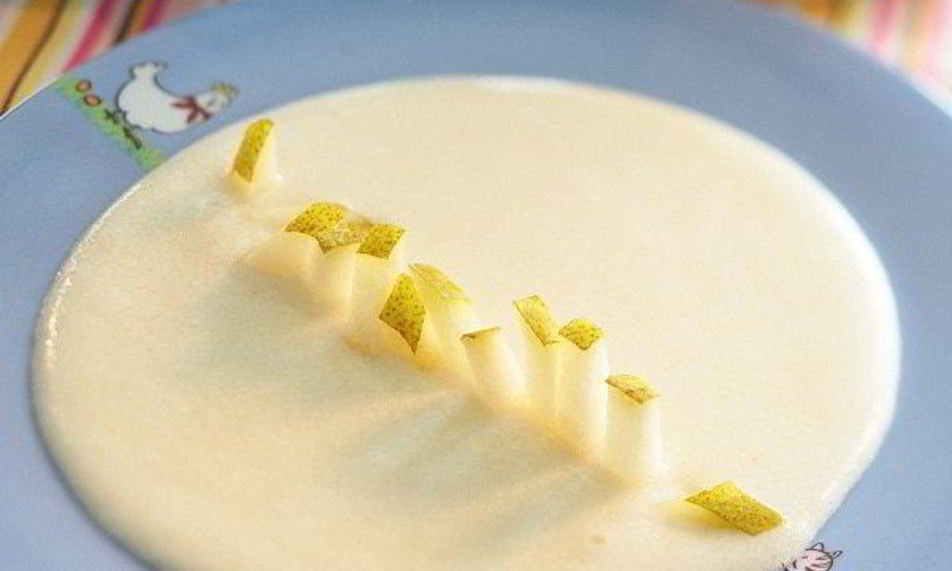 Рецепт манной каши со свежей грушей