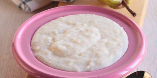 манная каша со свежей грушей