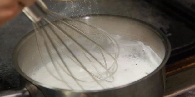 манная каша со свежей клубникой