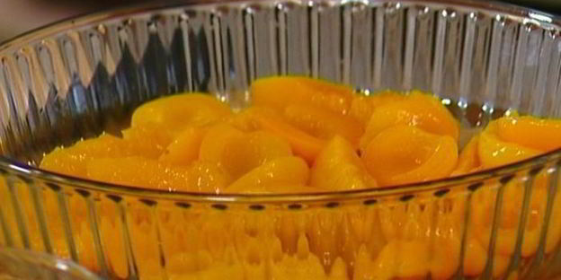 хрустящая овсянка с йогуртом, персиками и абрикосами