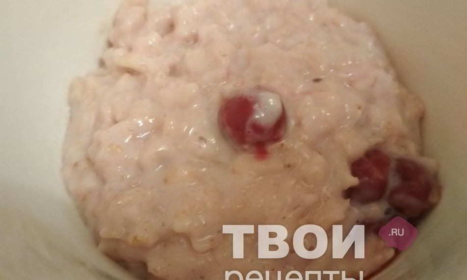 Рецепт овсяной каши на молоке с вишней