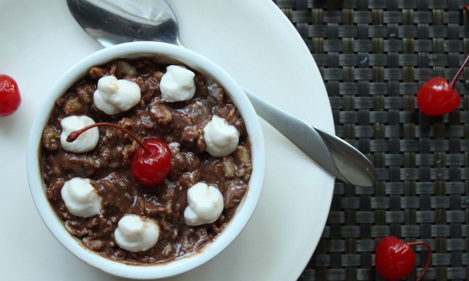 Рецепт овсяной каши по мотивам торта черный лес