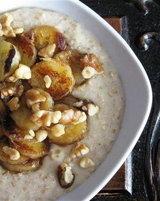 Овсяная каша с банановым топпингом