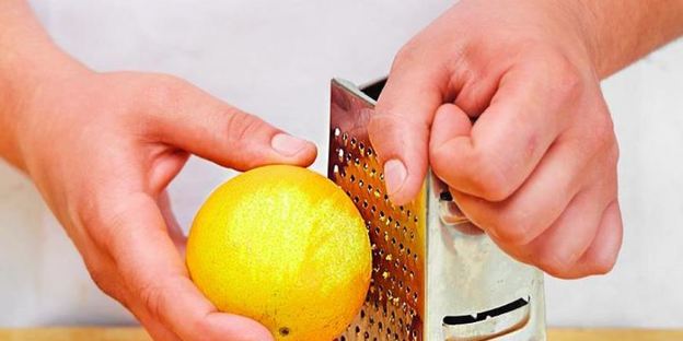 овсяная каша с изюмом и персиками