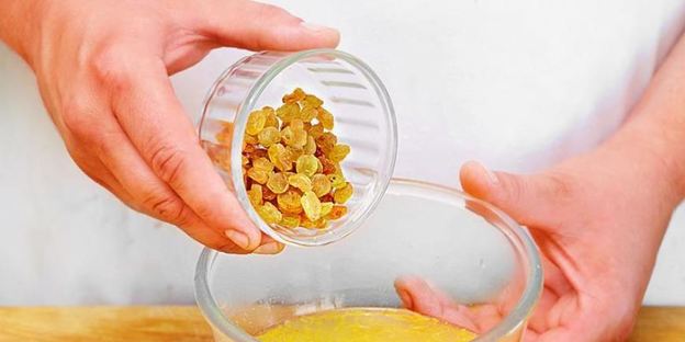 овсяная каша с изюмом и персиками