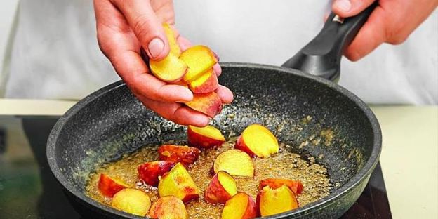 овсяная каша с изюмом и персиками