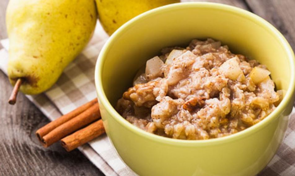 Рецепт овсяной каши с корицей и ломтиками груши