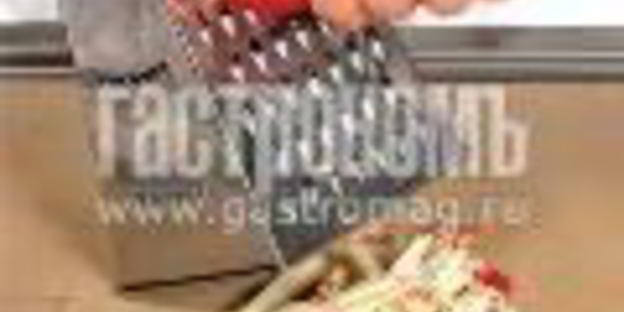 овсяная каша с яблоком, изюмом и корицей