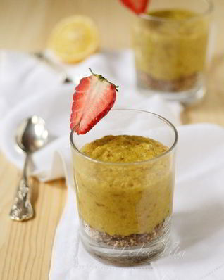 Овсянка-десерт с изюмом и орехами