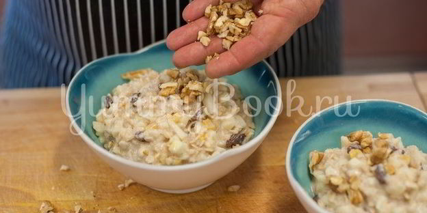 овсянка с сухофруктами и орехами