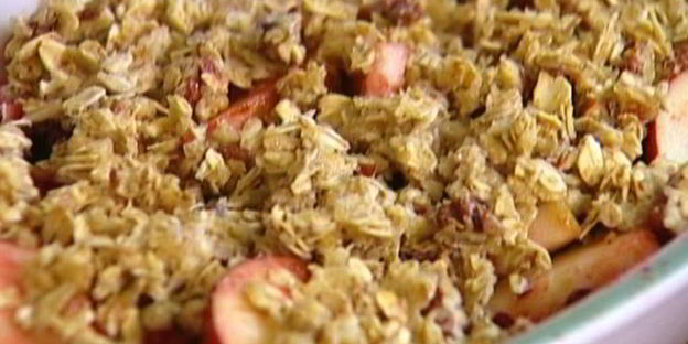 овсянка с яблоками, клюквой и орехами пекан