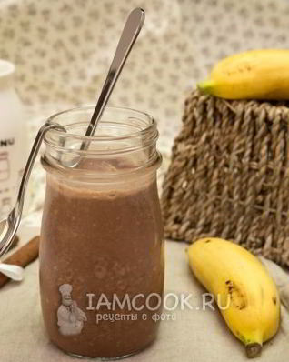 Овсянка в банке с какао и бананом