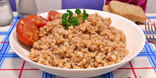 каша перловая с куриным фаршем